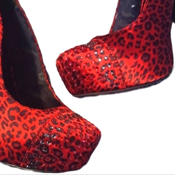 Betsy Johnson Red Pumps - Picture 2 of 5